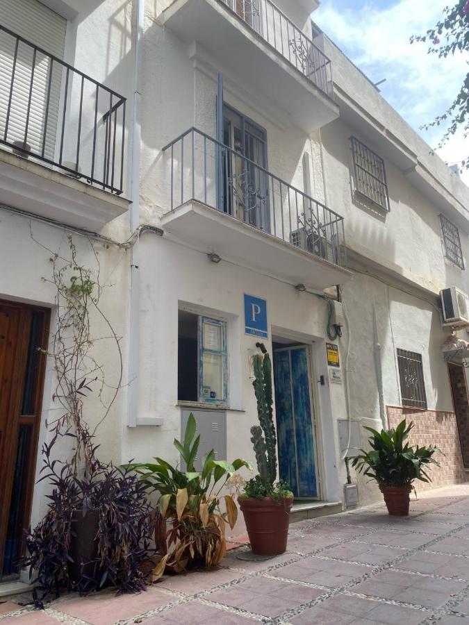 Hostal The Monkey Room มาร์เบยา ภายนอก รูปภาพ