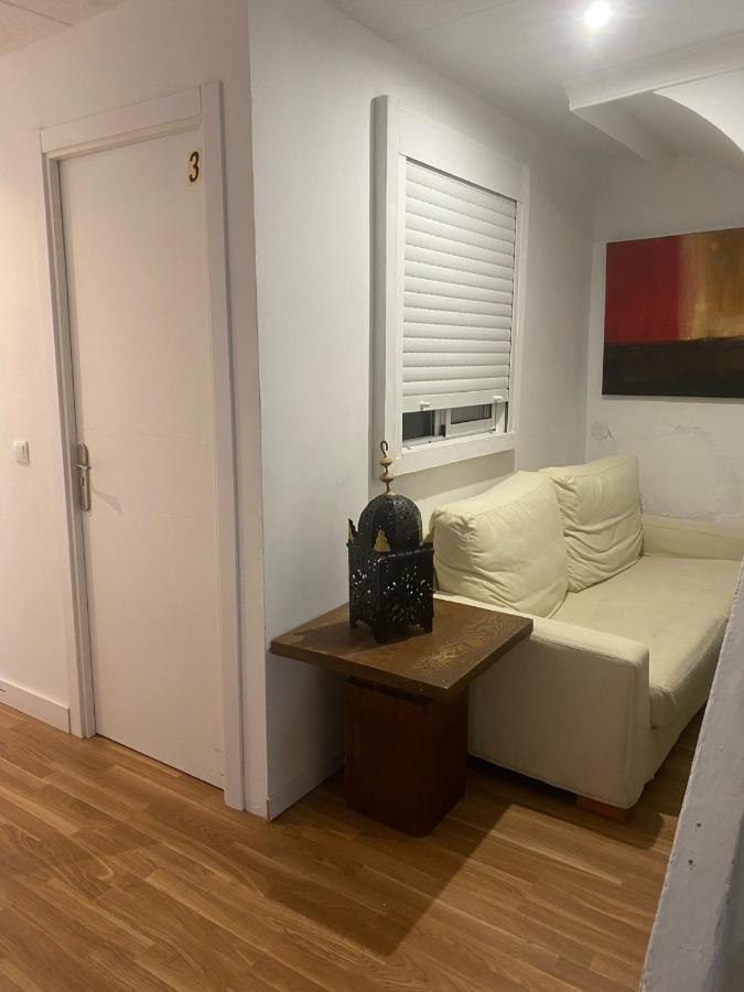 Hostal The Monkey Room มาร์เบยา ภายนอก รูปภาพ