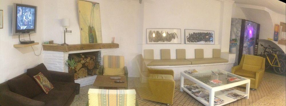 Hostal The Monkey Room มาร์เบยา ภายนอก รูปภาพ