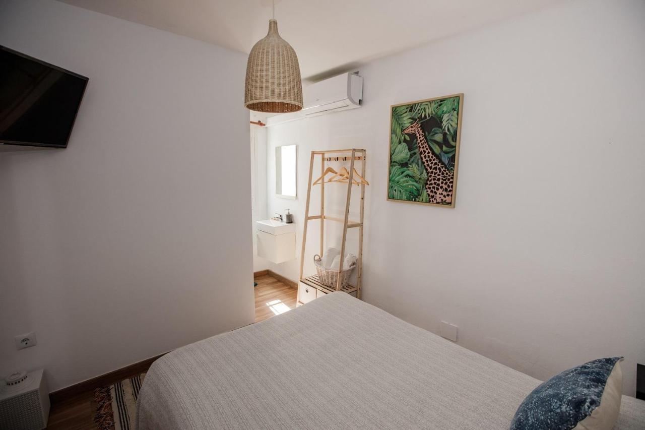 Hostal The Monkey Room มาร์เบยา ภายนอก รูปภาพ